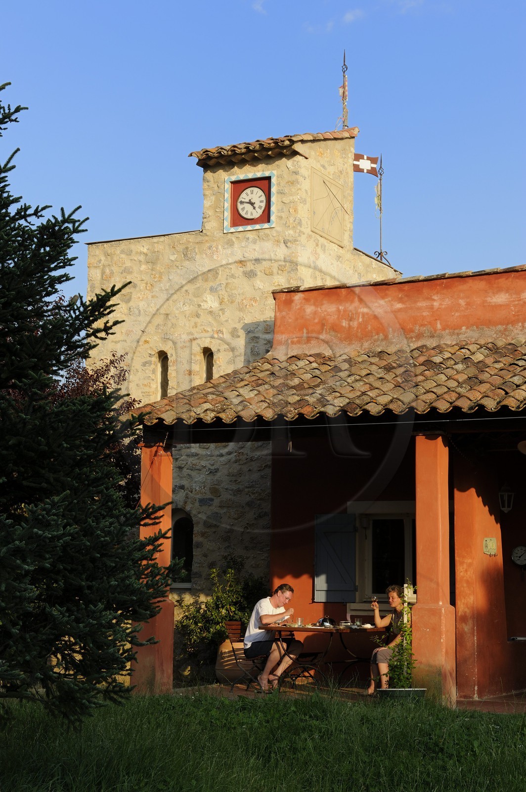 France, Var (83), Provence Verte, Bras, vers Saint-Maximin-la-Sainte-Baume, la maison d'hôtes Le Peyrourier, une campagne en Provence