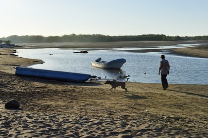 Nicaragua, la côte pacifique de Leon, parc national Isla Juan Venado, plage de Las Penitas