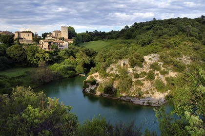France, Alpes-de-Haute-Provence (04), Parc Naturel Régional du Verdon, Basses Gorges du Verdon, Esparron-de-Verdon, le chateau toujours propriété de la famille de Castellane