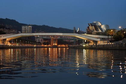 Spain, Basque Country, Biscay Province, Bilbao, the Pedro Arrupe walkway and the Guggenheim Museum designed by Frank Gehry