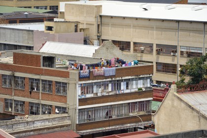 Afrique du Sud, province de Gauteng, Johannesburg, anciens entrepots et bureaux transformés en habitations de fortune