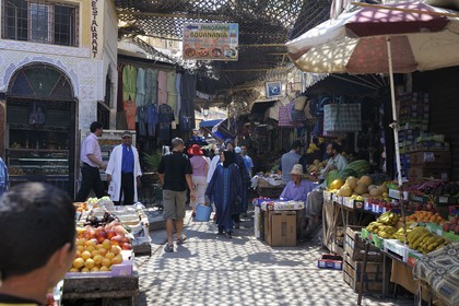Maroc, Moyen Atlas, Fès, ville impériale, médina classée Patrimoine Mondial de l'UNESCO, Fès el Bali, entrée du souk Talaa Kebira