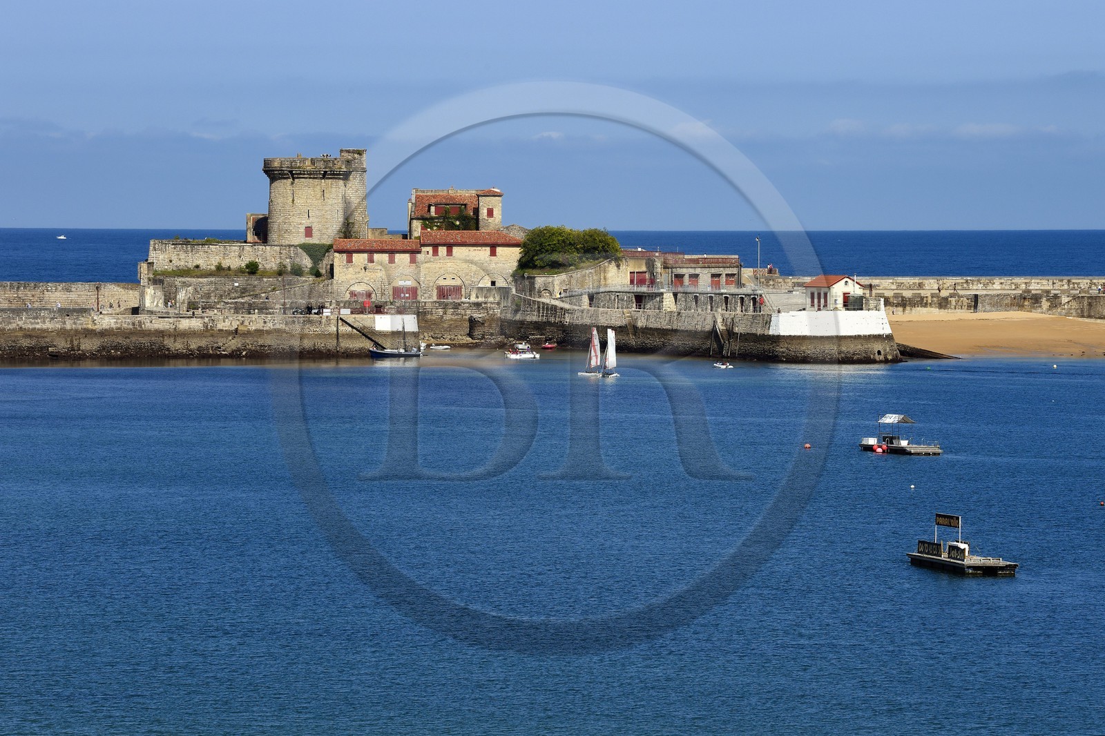 France, Pyrénées-Atlantiques (64), la côte du Pays-Basque, Ciboure, le fort de Socoa construit sous Louis XIII remanié par Vauban dans la baie de Saint-Jean-de-Luz