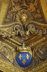 France, Yvelines (78), château de Versailles, classé Patrimoine Mondial de l'UNESCO, les Grands Appartements, salon de Diane, détail de l'encadrement du plafond