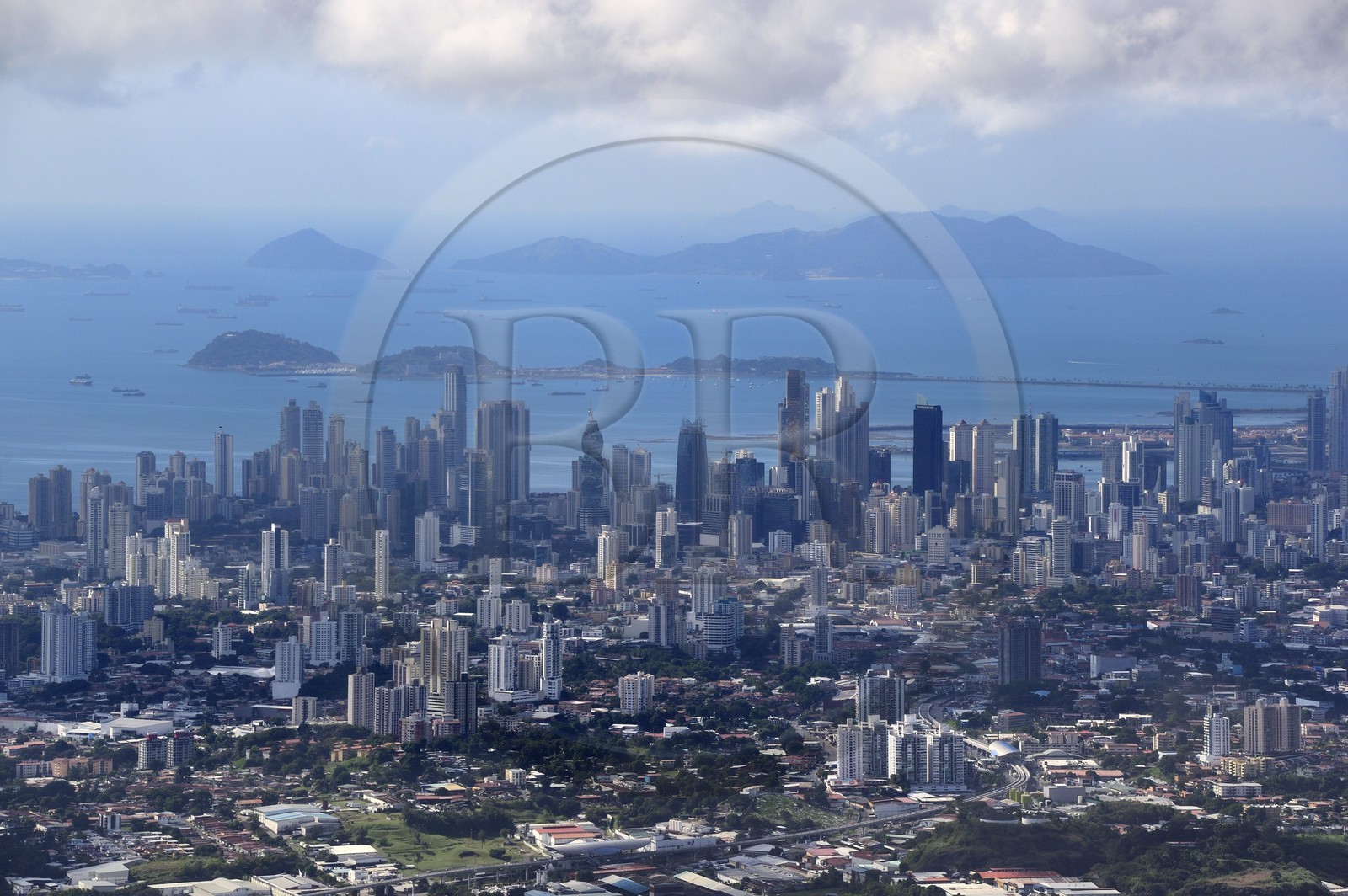 Panama, les gratte-ciels de Panama City (vue aérienne)