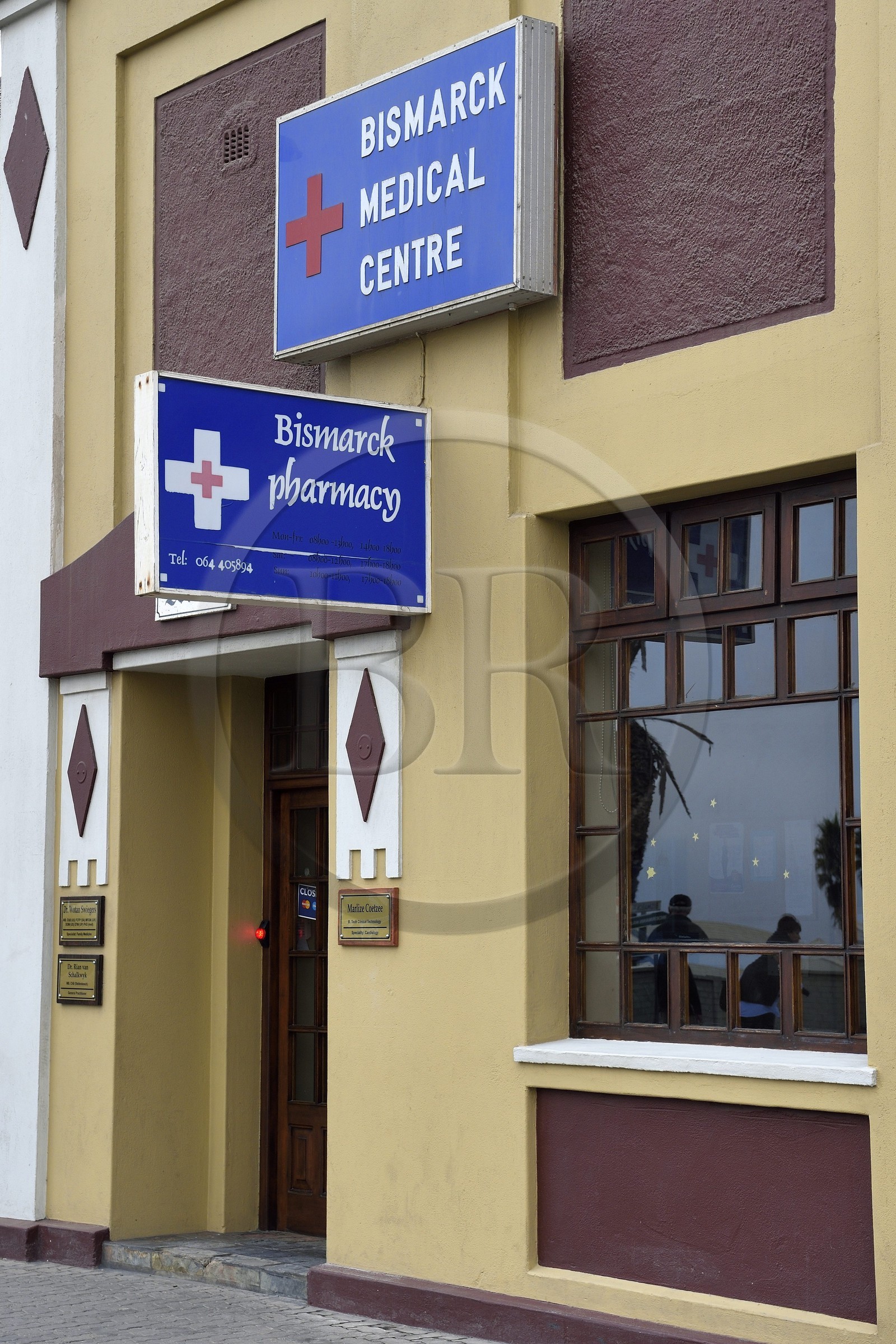 Namibie, région de Erongo, la station balnéaire de Swakopmund fondée en 1892 par des colons allemands, Centre médical Bismarck dans Kaiser Wilhelm Strasse (devenu Sam Nujoma Avenue)