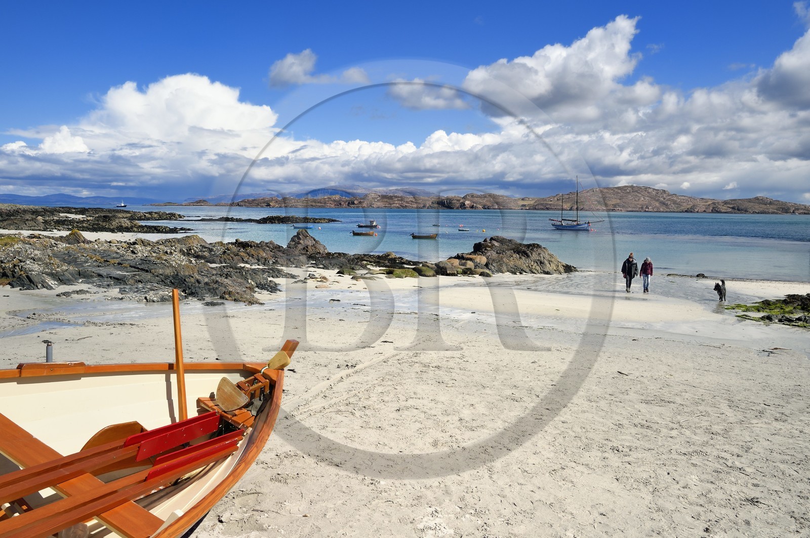 Royaume-Uni, Ecosse, Highland, Hébrides intérieures, plage de sable sur l'Ile de Iona faisant face au Ross of Mull