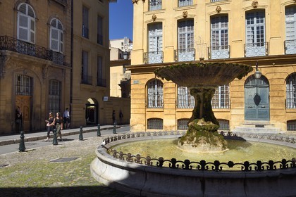 France, Bouches-du-Rhône (13), Aix en Provence, fontaine de la place Albertas