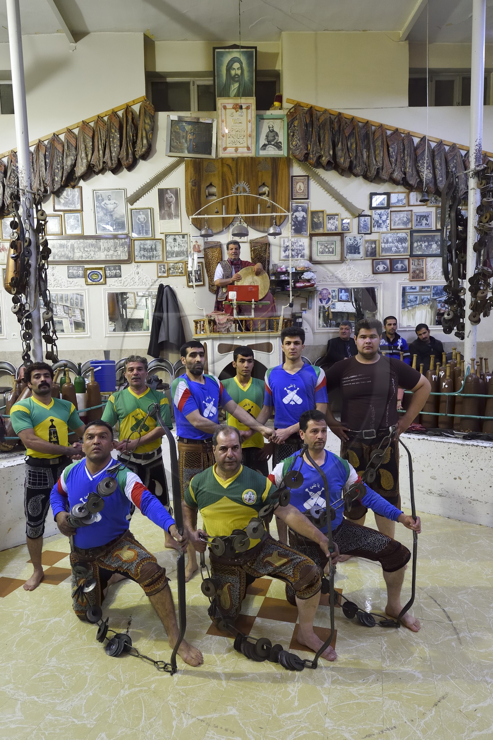 Iran, province d'Ispahan, Ispahan, maison de la force (Zurkhaneh) où est pratiqué le sport national traditionnel iranien appelé Varzesh-e Pahlavani