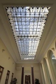 France, Allier (03), Vichy, Palais des Congrès et Opéra, verrière art Déco de la galerie de l'Arlequin de l'ancien Grand Casino