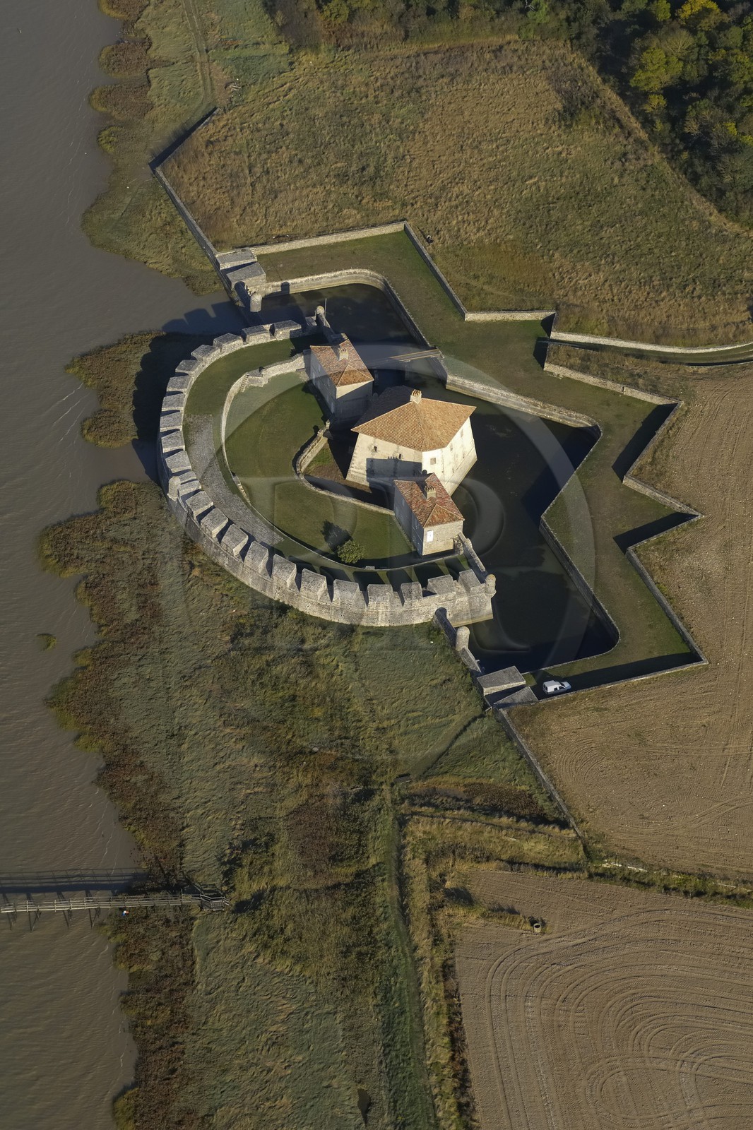 France, Charente-Maritime (17), Fort Lupin au bord de la Charente (vue aérienne)