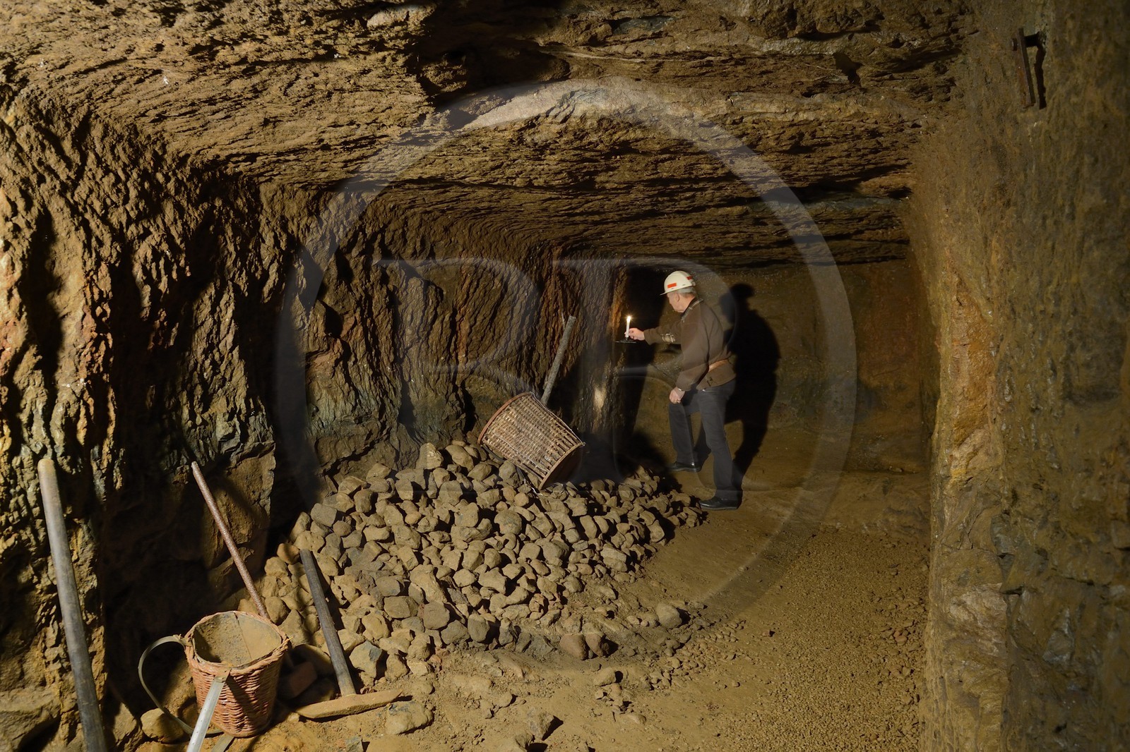 France, Moselle (57), Vallée de la Fensch, Neufchef, Antoine Bach a passé 36 années sous terre en temps que porion (maître mineur) dans les galeries de l'ancienne mine de fer de Hayange, gallerie telle que vers 1820