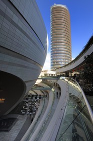 Turkey, Istanbul, Levent District, Kanyon Shopping Mall (Kanyon Alisveris Merkezi) by Jerde Partnership and Tabanlioglu architects firm, sphere with a multiplex cinema