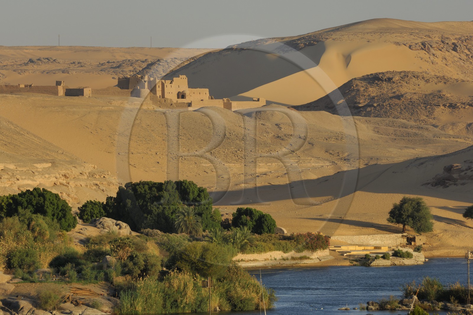 Egypte, Haute Egypte, Nubie, vallée du Nil, Assouan, le monastére Saint-Siméon sur la rive gauche du Nil