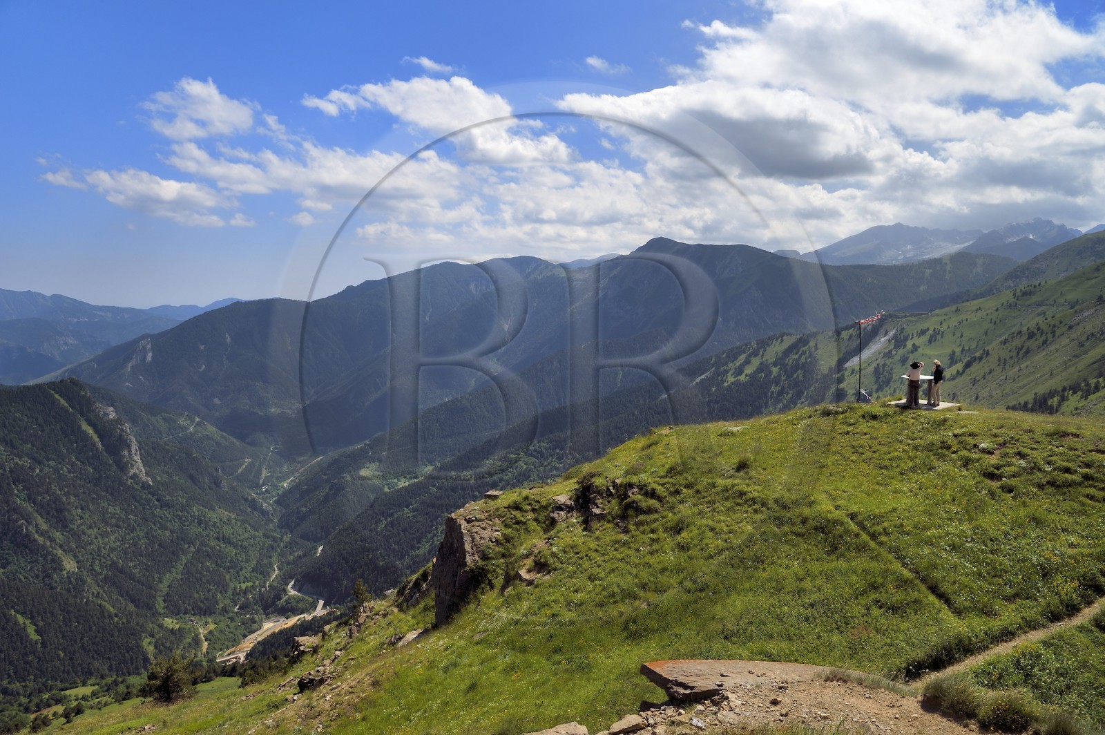 France, Alpes-Maritimes (06), Tende, la vallée de la Roya (arrière-pays niçois) depuis le Col de Tende