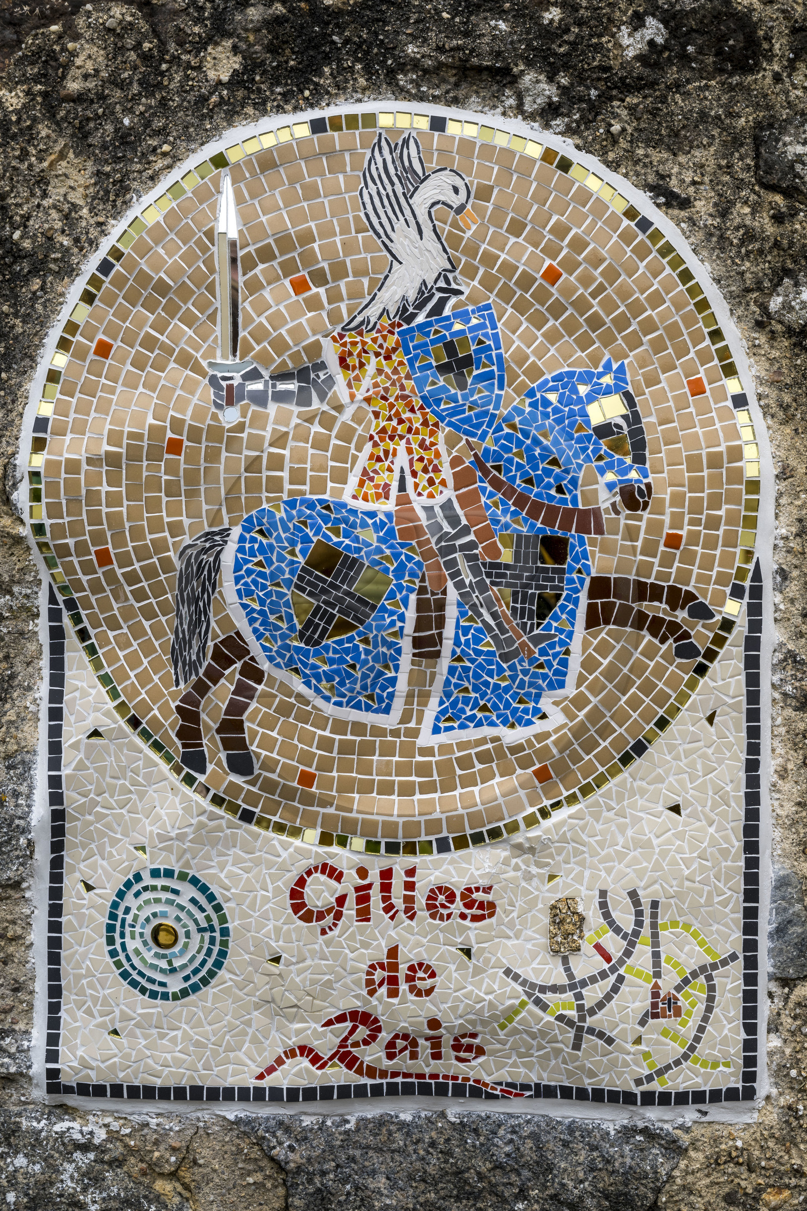 France, Vendée (85), Pouzauges, mosaique à chaque entrée de venelle illustrant son nom, ici Gilles de Rais