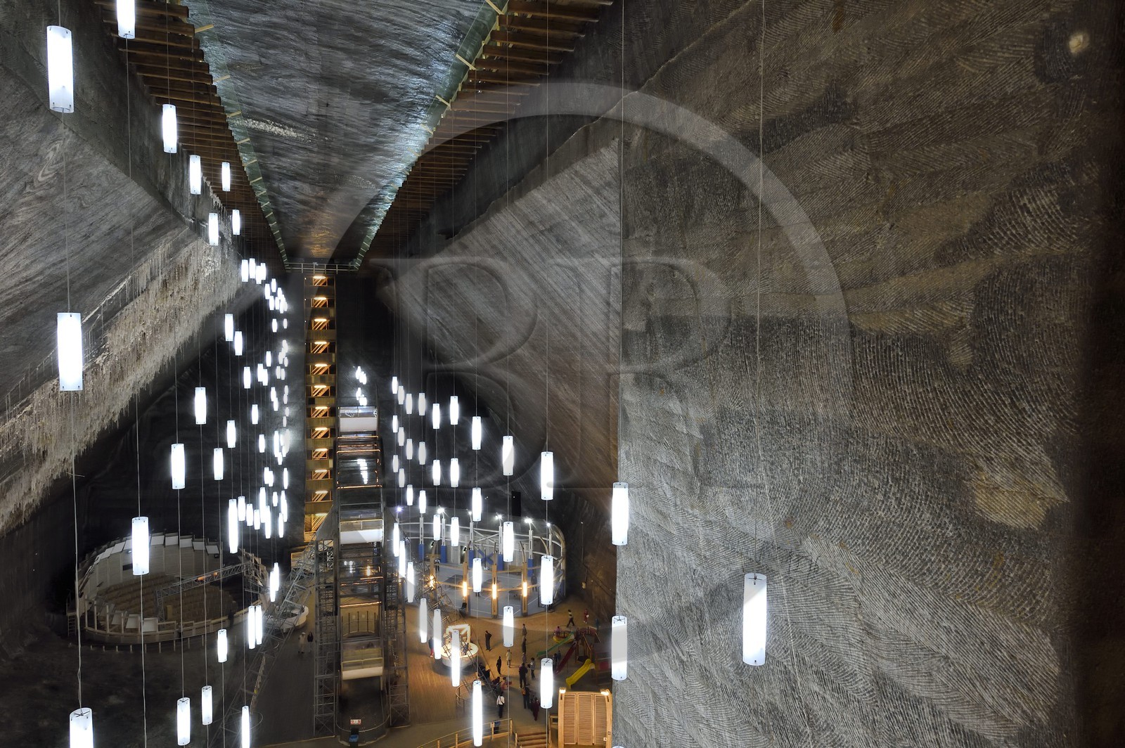 Roumanie, Transylvanie, région de Cluj, Turda, ancienne mine de sel de Turda dont l'exploitation a commencée à l'époque romaine, transformée en centre de loisirs et de santé