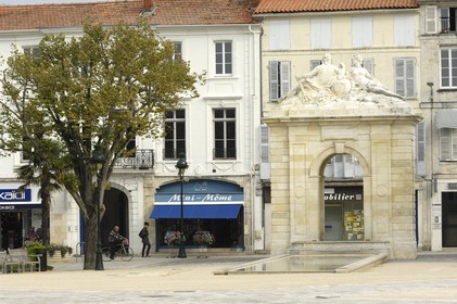 France, Charente-Maritime (17), Rochefort, la place Colbert