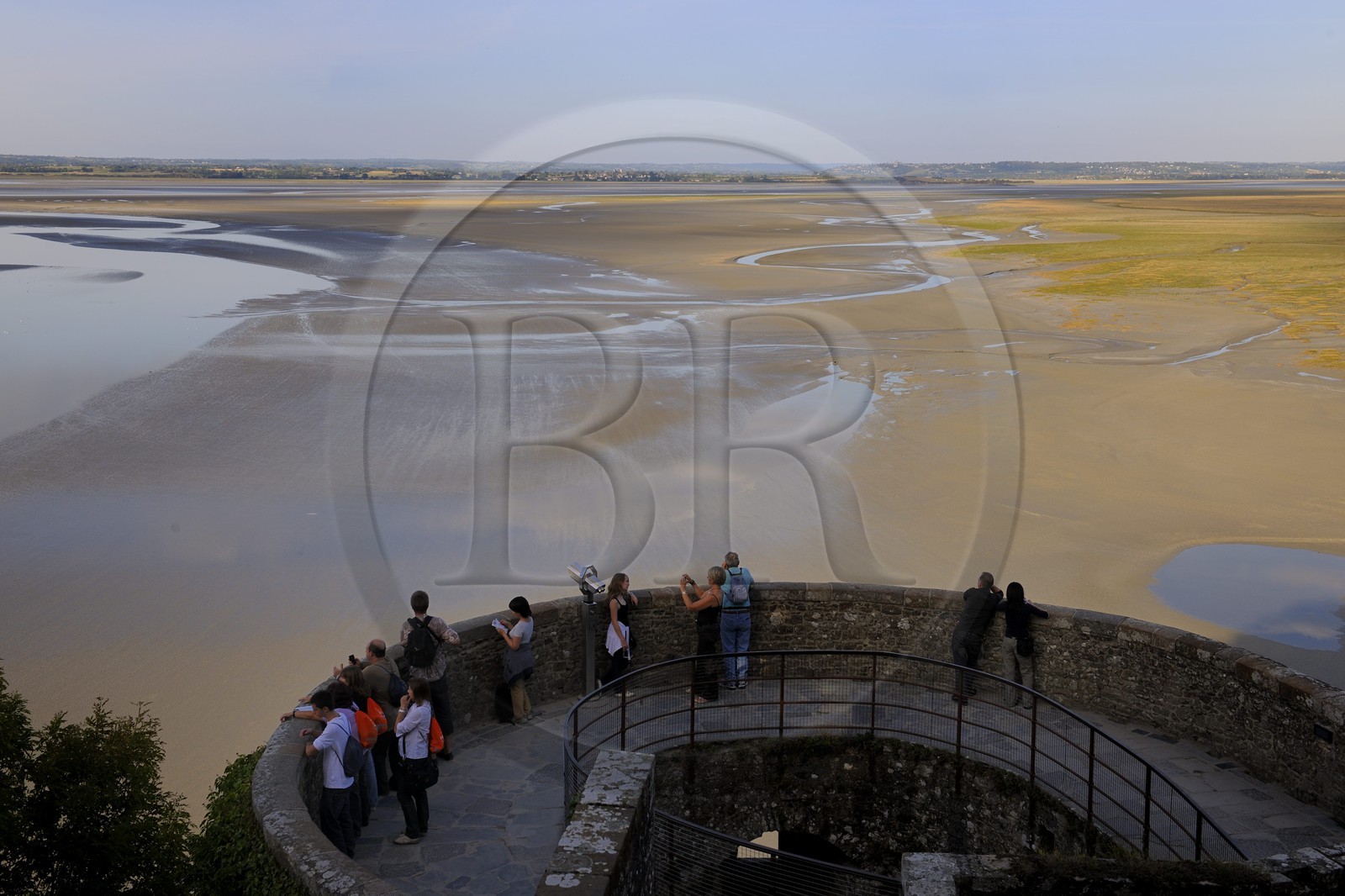 France, Manche (50), Mont-Saint-Michel, classé Patrimoine Mondial de l'UNESCO, la Tour du Nord et la baie à marée basse