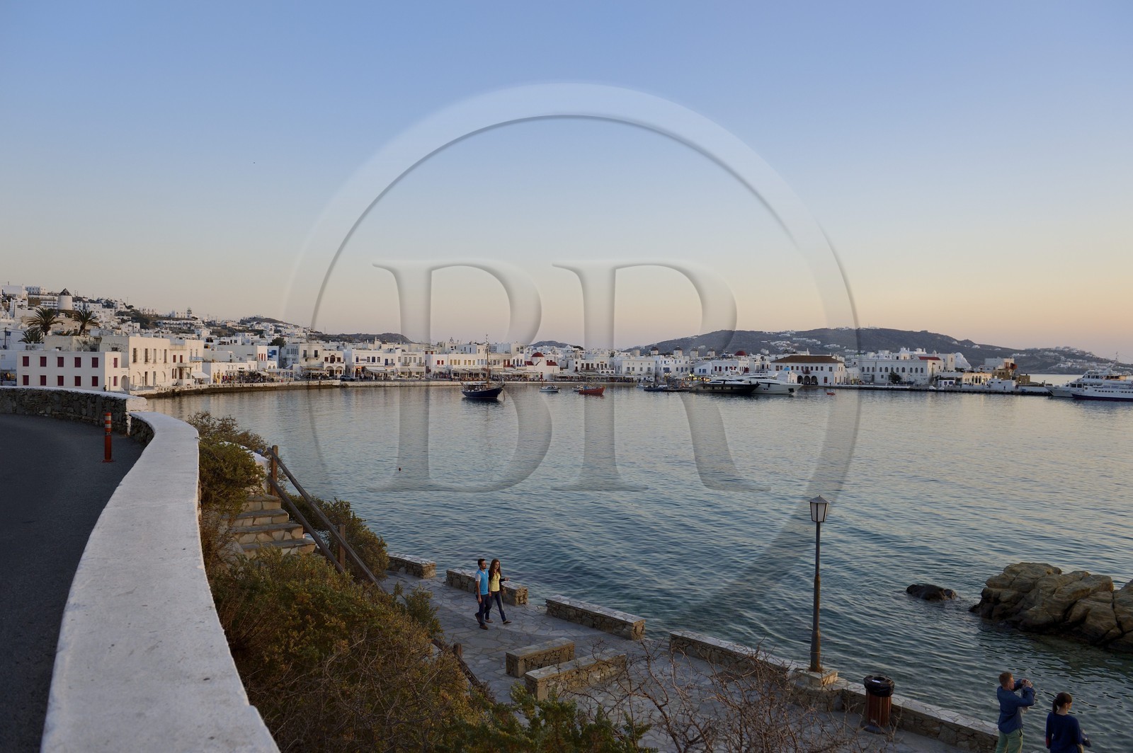 Grèce, Les Cyclades, mer Égée, île de Mykonos, Chora (Mykonos town), le vieux port