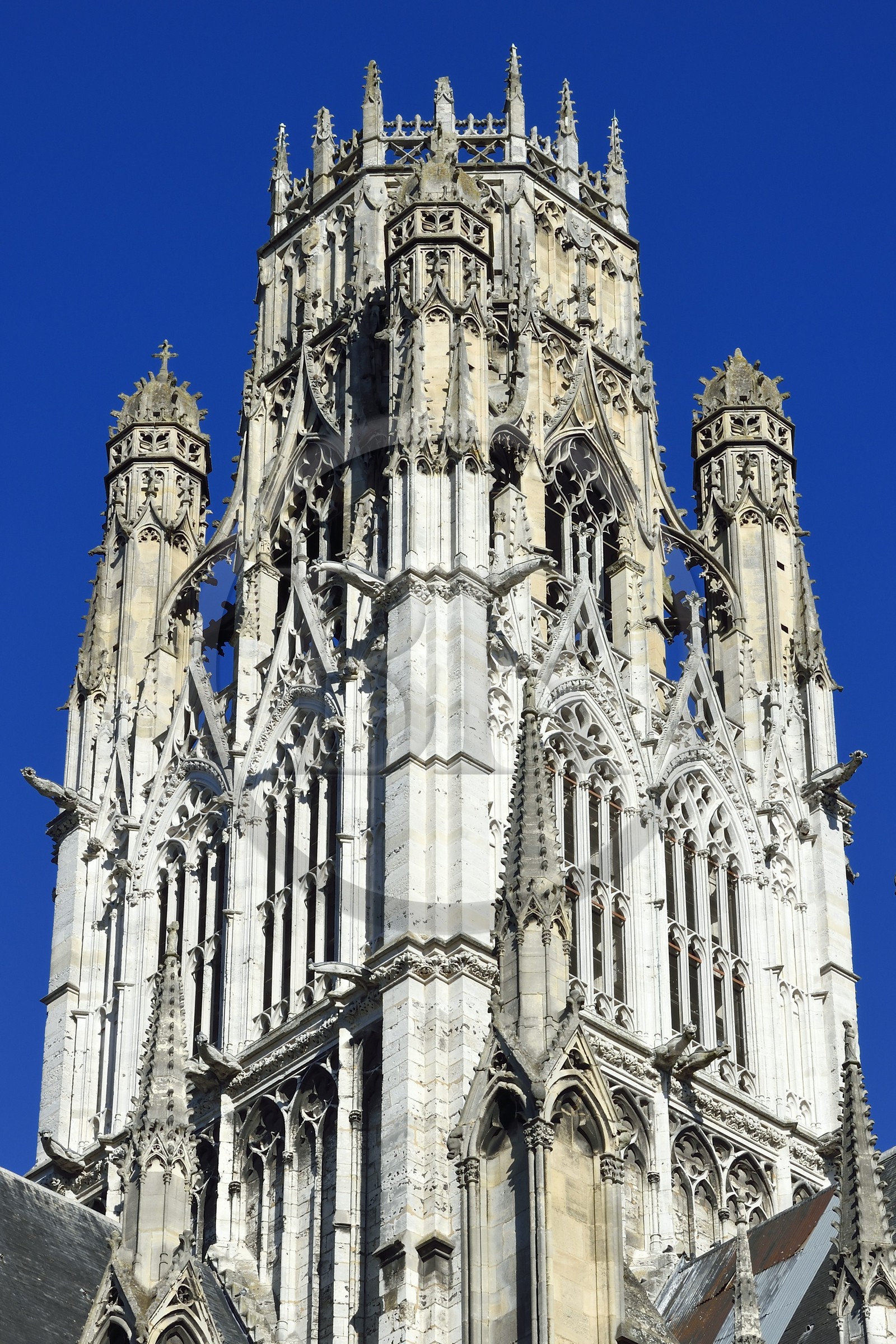 France, Seine-Maritime (76), Rouen, abbatiale Saint-Ouen (XIIème au XVème siècle) de style gothique rayonnant et flamboyant, Tour-clocher dite couronnée sur la croisée du transept