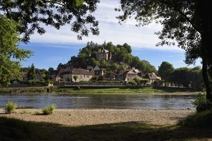France, Dordogne (24), Périgord Noir, vallée de la Dordogne, Limeuil, labellisé Les Plus Beaux Villages de France, à la confluence de la Dordogne et de la Vézère