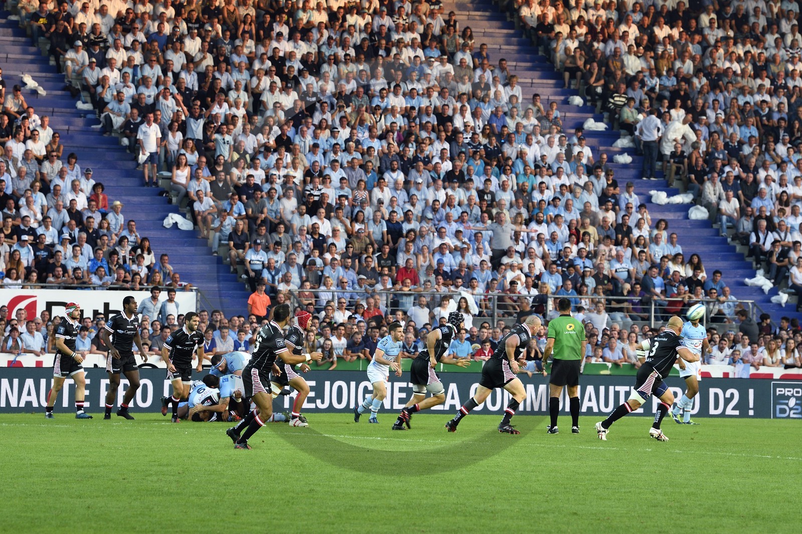 France, Pyrenees Atlantiques, Basque Country, Bayonne, Jean-Dauger stadium, rugby Basque derby between Aviron Bayonnais (in blue) and Biarritz Olympique (here in black)