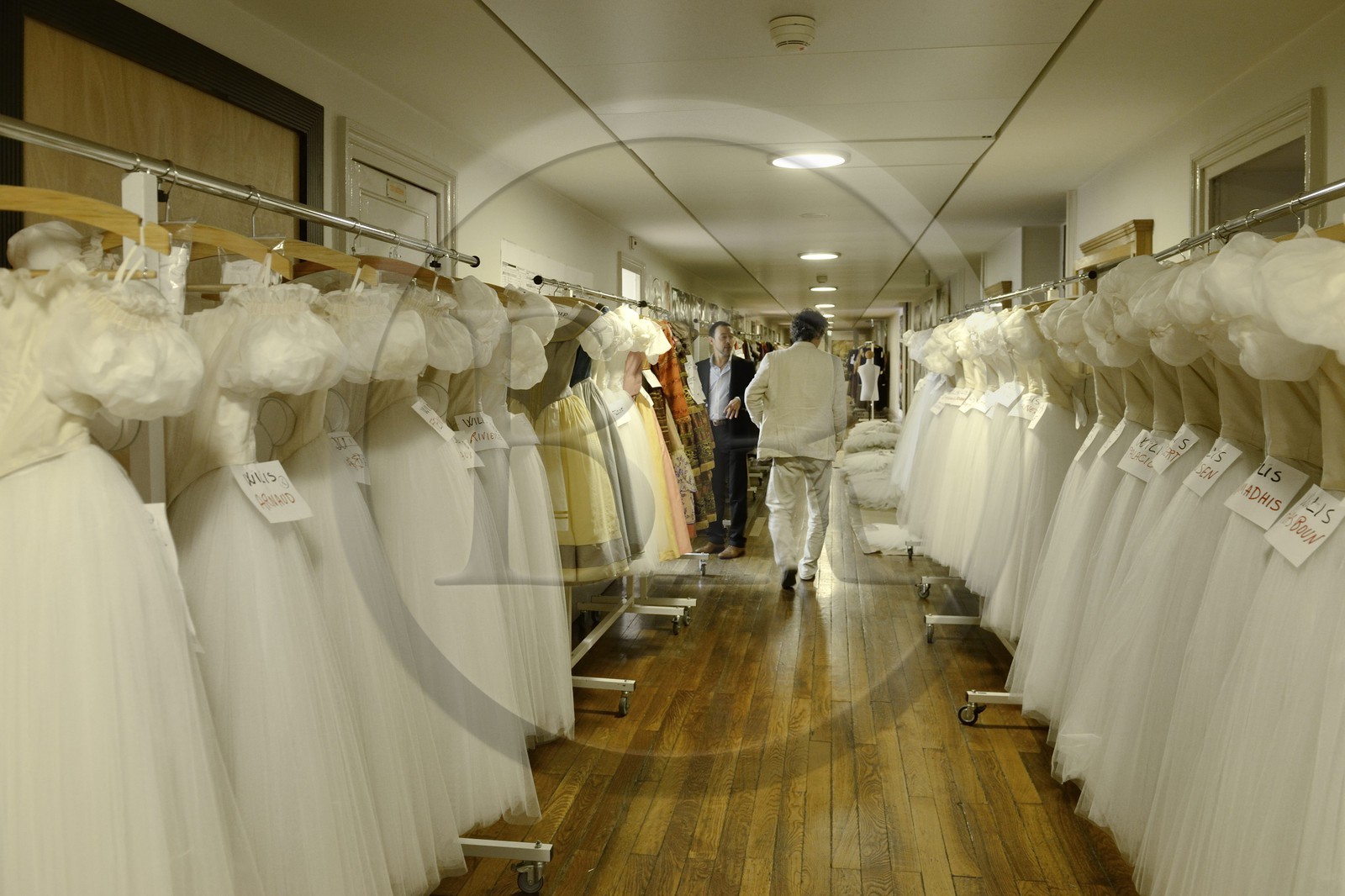 France, Paris (75), Opéra Garnier, les ateliers du costume, costumes en attentes dans un corridor