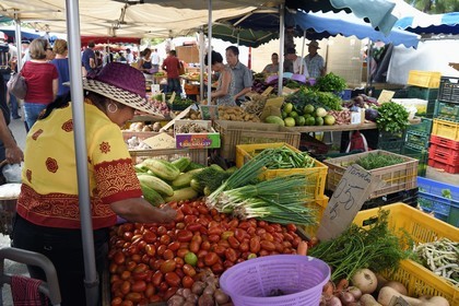 France, Ile de la Reunion, Saint-Pierre, le marché du samedi, les étals de fruits et légumes