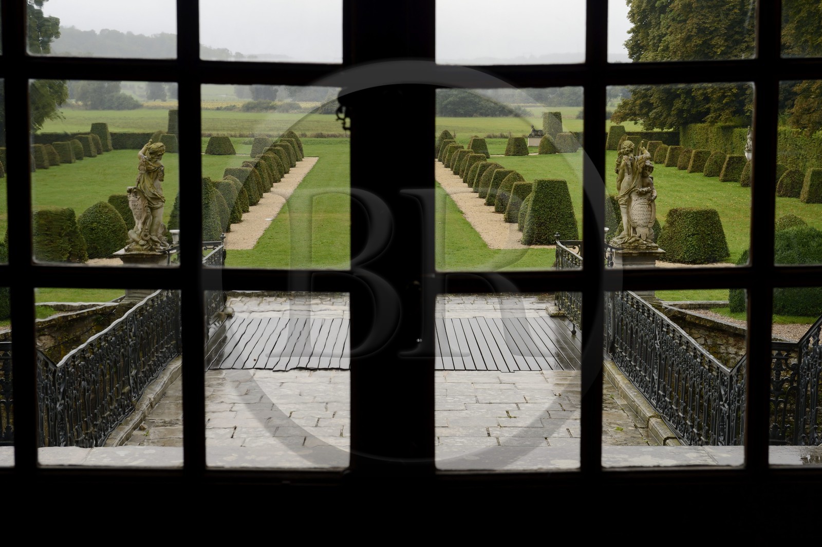 France, Meurthe-et-Moselle (54), pays du Saintois, chateau des Beauvau-Craon dit chateau d'Haroué, vue sur les jardins