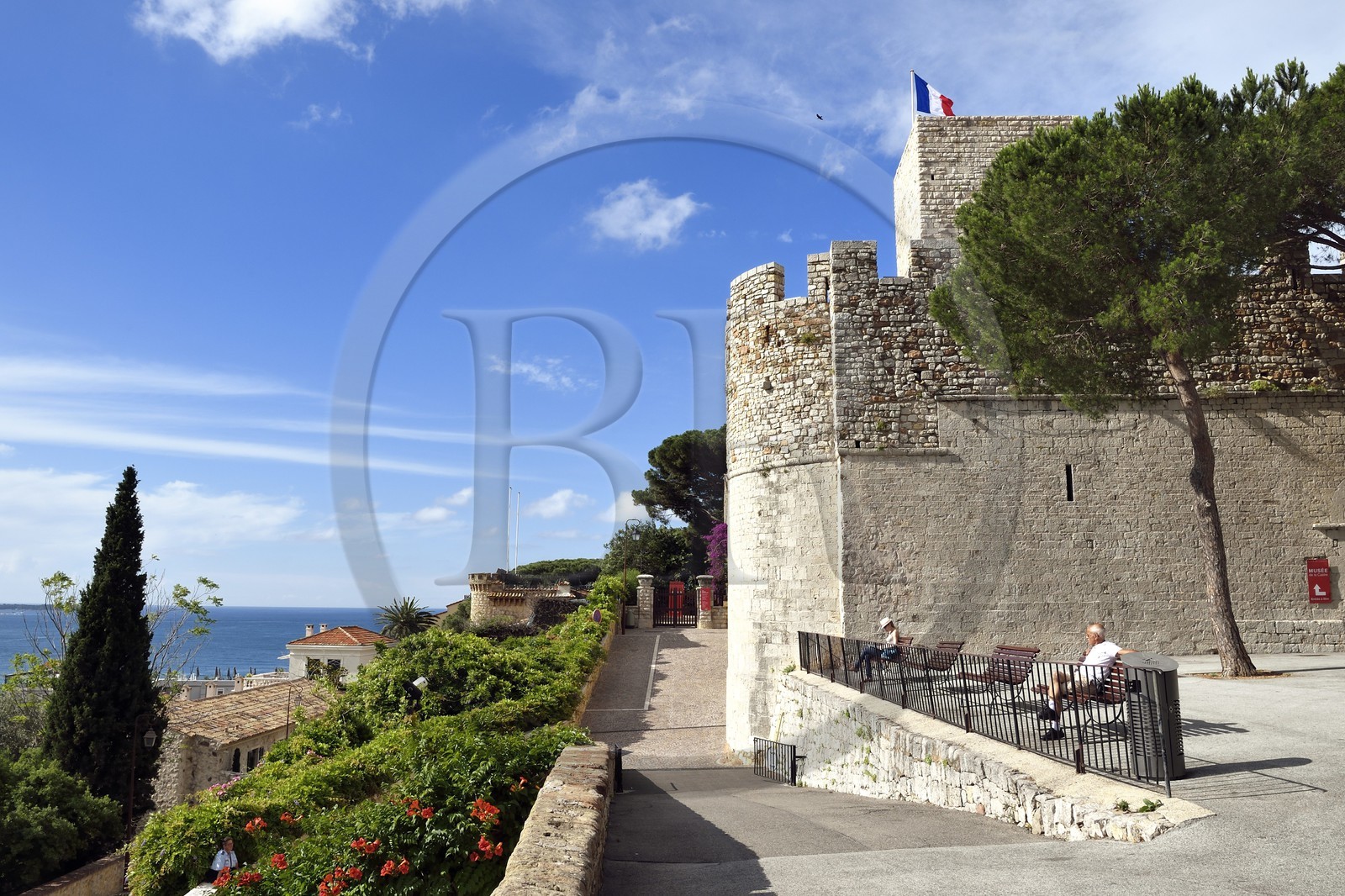 France, Alpes-Maritimes (06), Cannes, la vieille ville dans le quartier Le Suquet, la Tour du Suquet au sein du musée de la Castre installé dans les vestiges du chateau médiéval des moines de Lérins