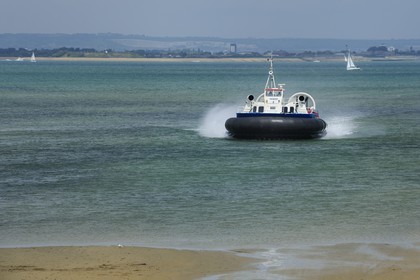 Royaume-Uni, Angleterre, Hampshire, Ile de Wight, Ryde, ferries de Southsea Portsmouth à Ryde avec l'aéroglisseur de Hover Travel