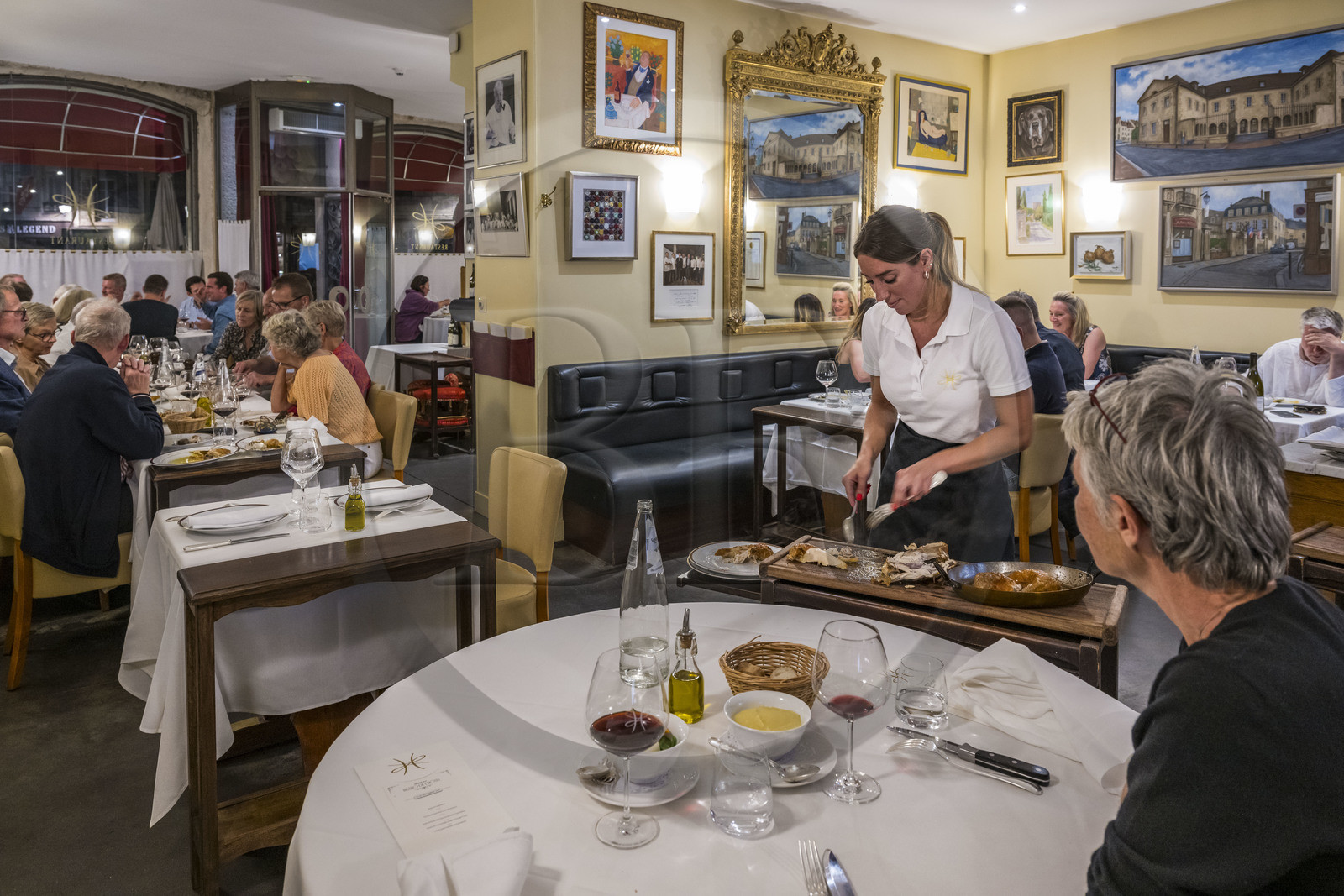 France, Côte-d'Or (21), les climats de Bourgogne classés Patrimoine Mondial de l'UNESCO, Beaune, salle de restaurant de l'Hotel de Beaune 5*