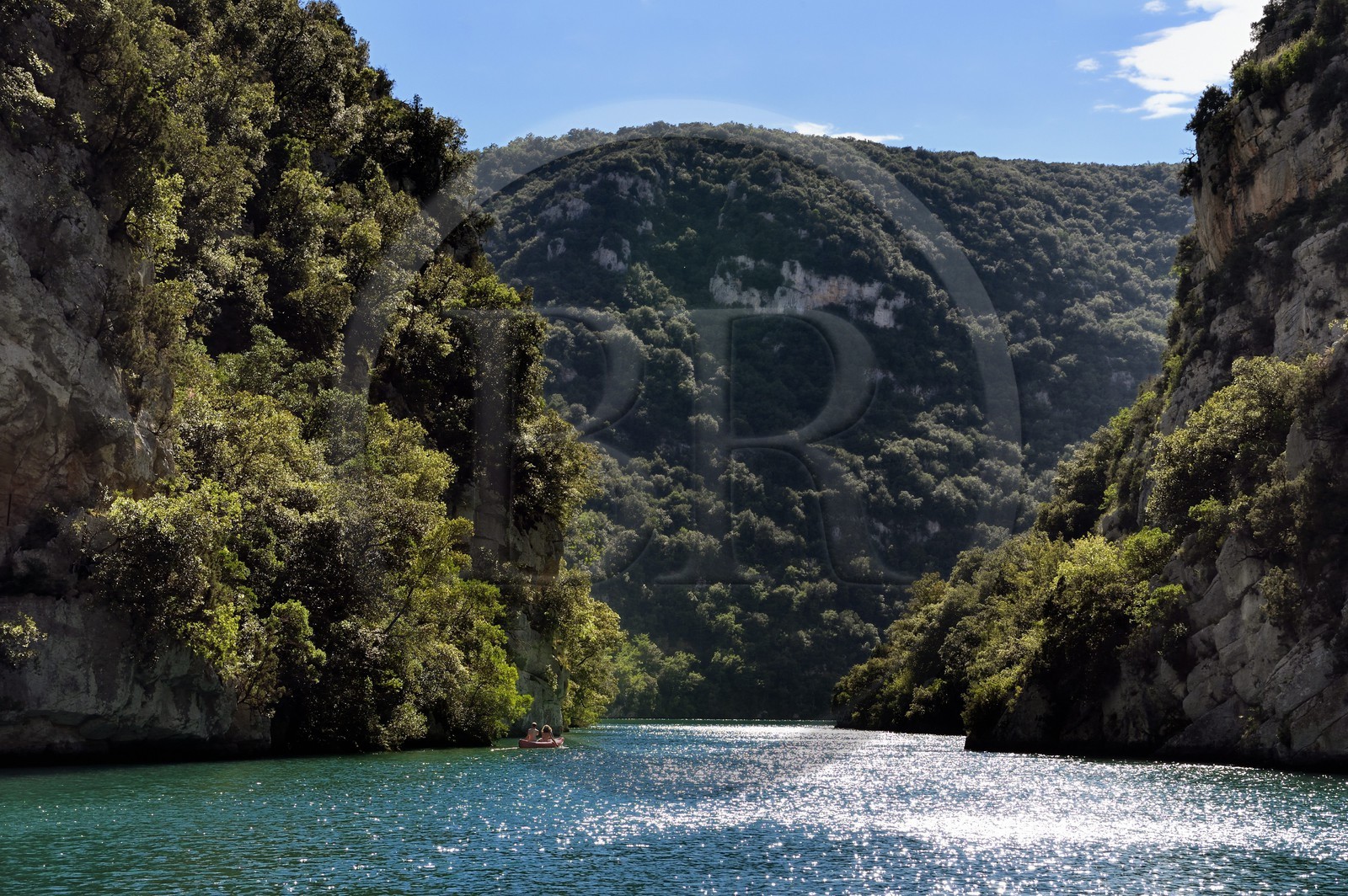 France, Alpes de Haute Provence, Parc Naturel Régional du Verdon, kayak in the Basses Gorges du Verdon downstream of Lake St. Croix