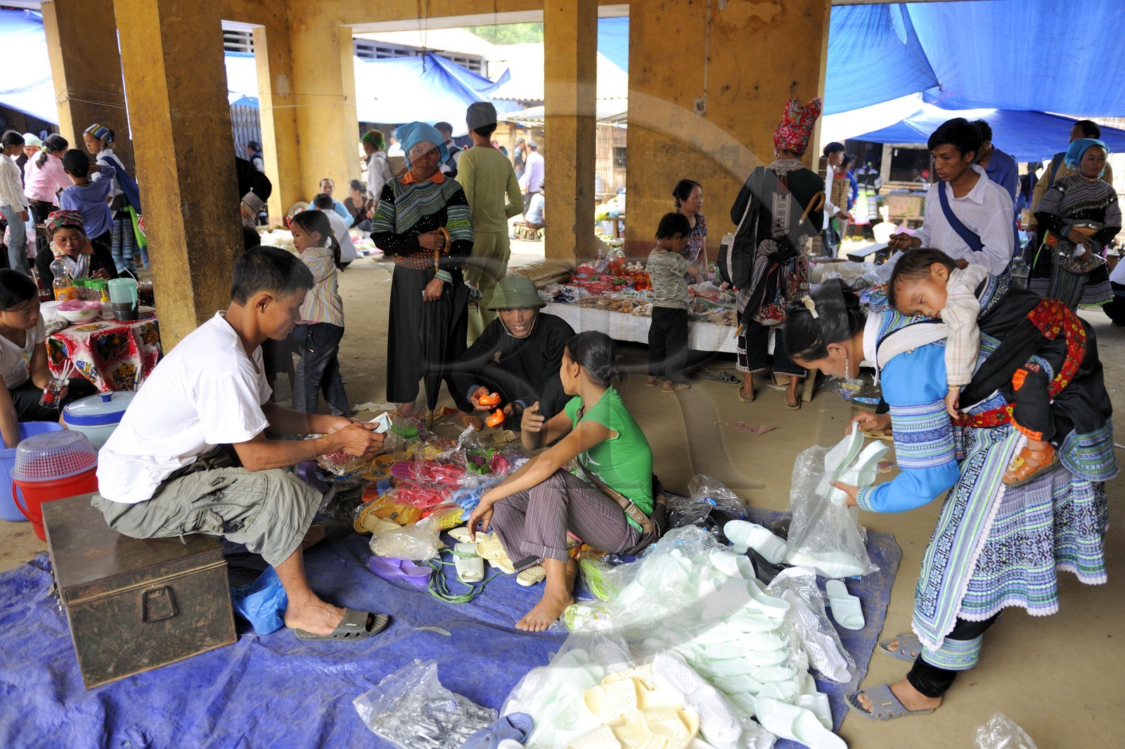 Vietnam, province de Lao Cai, région Nord-Ouest de Sapa, le marché multi-éthnique de Muong Hum
