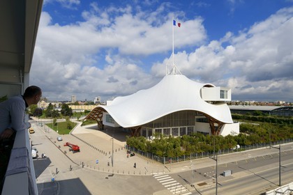 France, Moselle (57), Metz, quartier de l'Amphithéâtre, le Centre Pompidou-Metz, centre d'art conçus par les architectes Shigeru Ban et Jean de Gastines