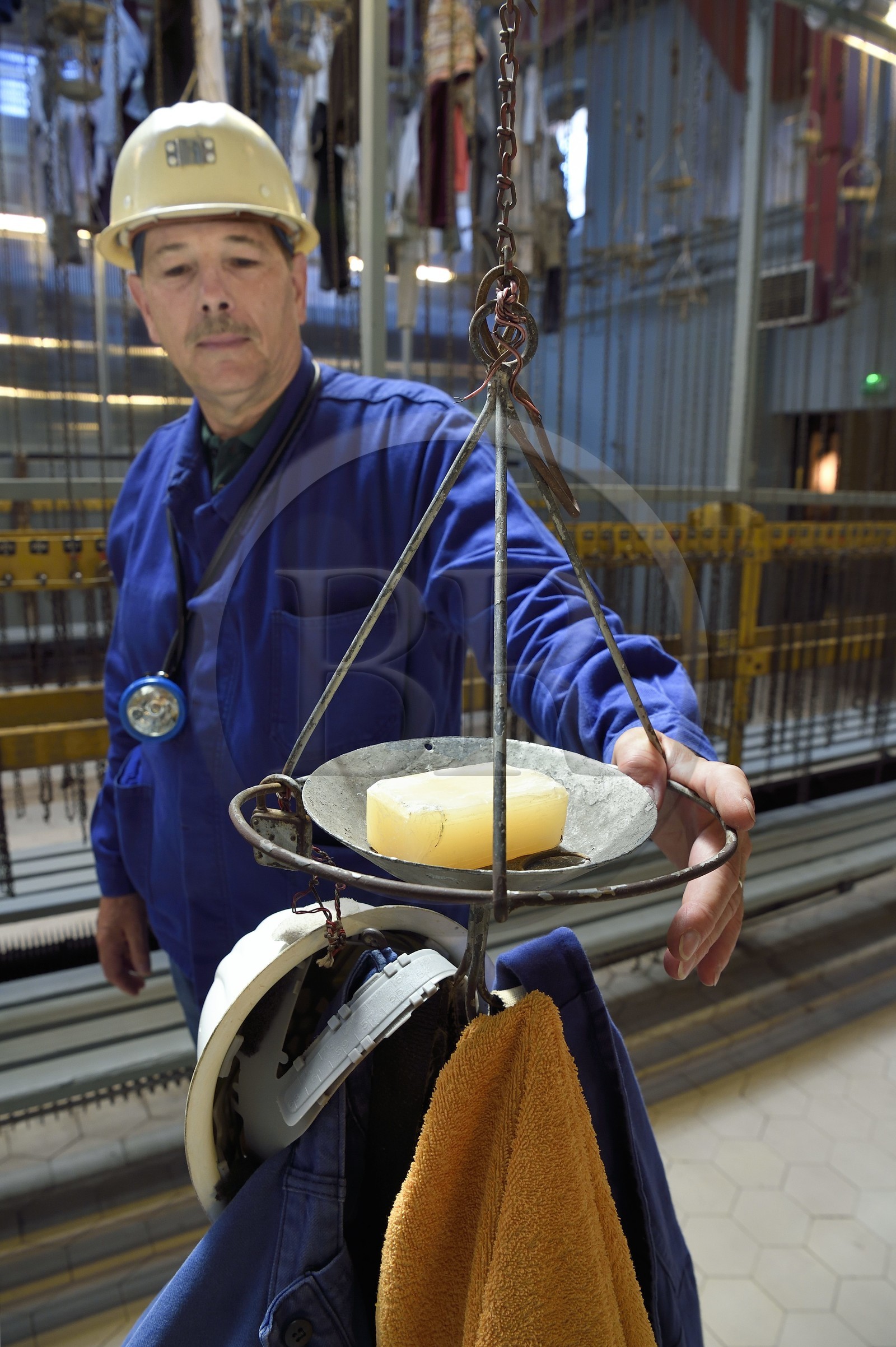 France, Moselle (57), Petite-Rosselle, le musée du carreau Wendel, batiment des mineurs, le vestiaire aussi appelé salle des pendus