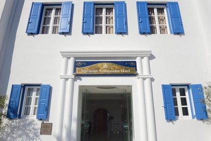 Grèce, Les Cyclades, mer Égée, île de Mykonos, village de Platis Gialos, l'hôtel Relais & Châteaux Myconian Ambassador Thalasso Spa