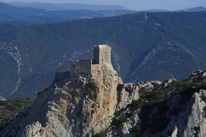 France, Aude (11), Pays Cathare, le château de Quéribus (vue aérienne)