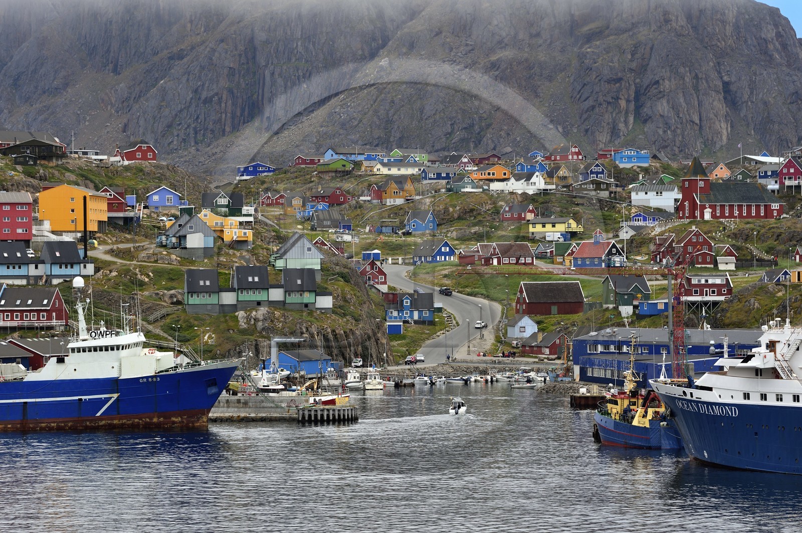 Groenland, région du centre ouest, Sisimiut (autrefois Holsteinsborg) dans la baie de Kangerluarsunnguaq, le port