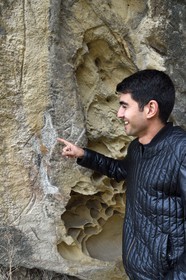 Azerbaïdjan, Gobustan, Parc national de Gobustan, Paysage culturel de l'art rupestre de Gobustan, pétroglyphes représentant une figure feminine