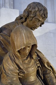 France, Meuse (55), Saint-Mihiel, église abbatiale Saint-Michel, la pâmoison de la vierge par le sculpteur Ligier Richier, bois (XVIème siècle), Saint Jean est en train de soutenir dans sa chute la Vierge défaillante après la mort de son Fils