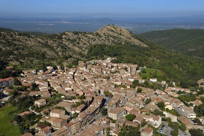 France, Var (83), Massif des Maures, La Garde Freinet (vue aérienne)