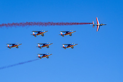 France, Bouches-du-Rhône (13), Salon-de-Provence, base aerienne 701, base de la Patrouille de France (PAF pour Patrouille acrobatique de France) de l'Armée de l'air et de l'espace française, les avions Alphajet lors d'un vol d'entrainement