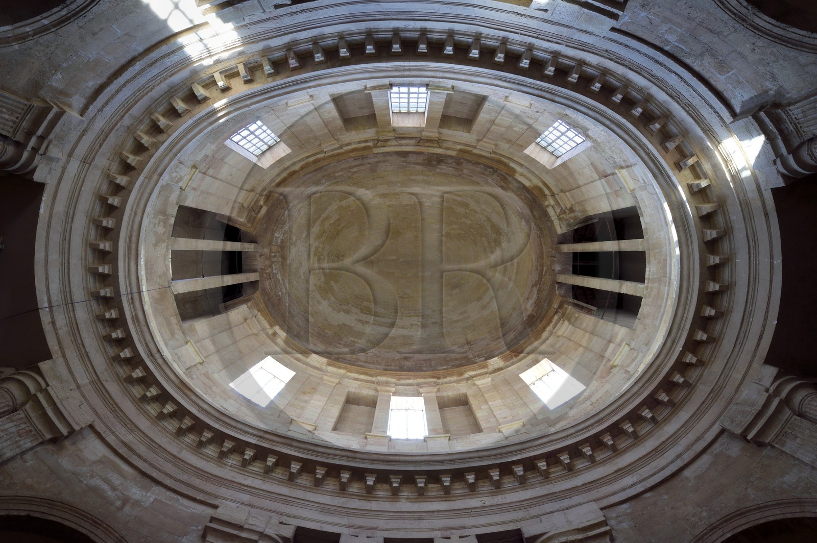 France, Bouches-du-Rhône (13), Marseille, quartier du Panier, Hospice de la Vieille Charité du XVIIe siècle, coupole de la chapelle