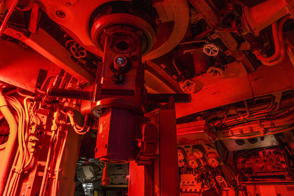 France, Morbihan (56), Lorient, Lorient La Base, ancienne base de sous-marins construite par les Allemands durant la Seconde Guerre mondiale, sous-marin Flore S645 en service de 1964 à 1989 et son musée, central opération et son périscope