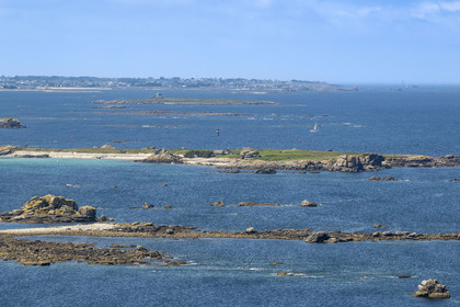 France, Finistère, Abers Country (Pays des Abers), islands in the Aber Wrac'h estuary seen from the Virgin Island