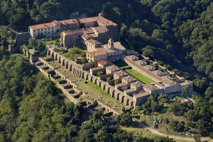 France, Var (83), Massif des Maures, Collobrières, chartreuse de la Verne (vue aérienne)
