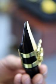 France, Var (83), Presqu'Ile de Saint-Tropez, Cogolin, Daniel Rigotti, fabricant de anches pour saxophones, clarinettes ou encore hautbois