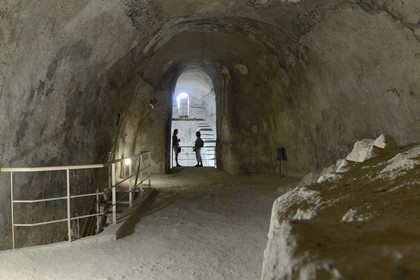Israel, Cisjordanie, l'Hérodion, colline artificiellement exhaussée qui abrite les ruines d'un palais fortifié construit par le roi Hérode Ier le Grand (site classé Parc National), ancienne citerne